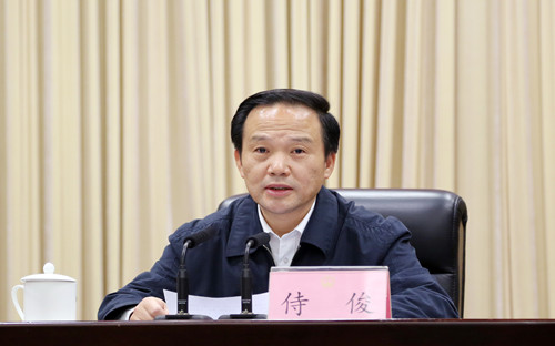 侍俊出席全省道路交通安全專項(xiàng)整治電視電話會(huì).jpg