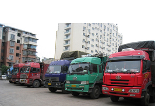 泸州物流业“细缝中求生存”