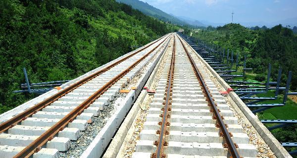 铁路铺轨.jpg