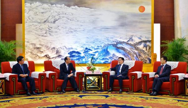 省政府与东风汽车公司签订战略合作协议2.jpg