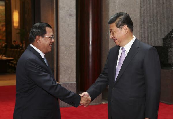 习近平会见柬埔寨首相洪森11.jpg