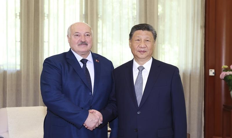 习近平会见白俄罗斯总统卢卡申科